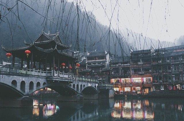 港口岸桥防摇反馈接入中央调度的OPC组态与实时性保障